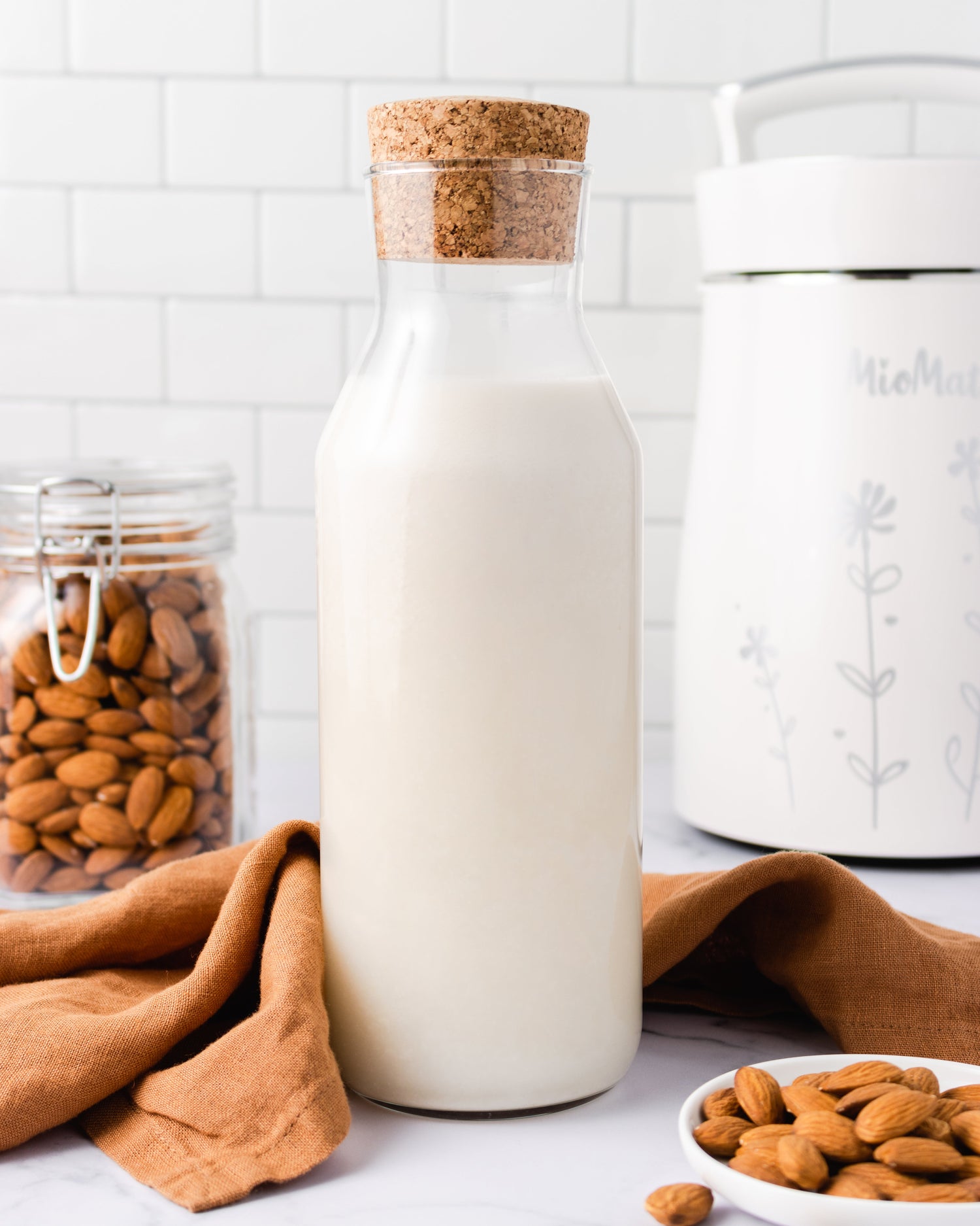 Almond Milk - MioMat
