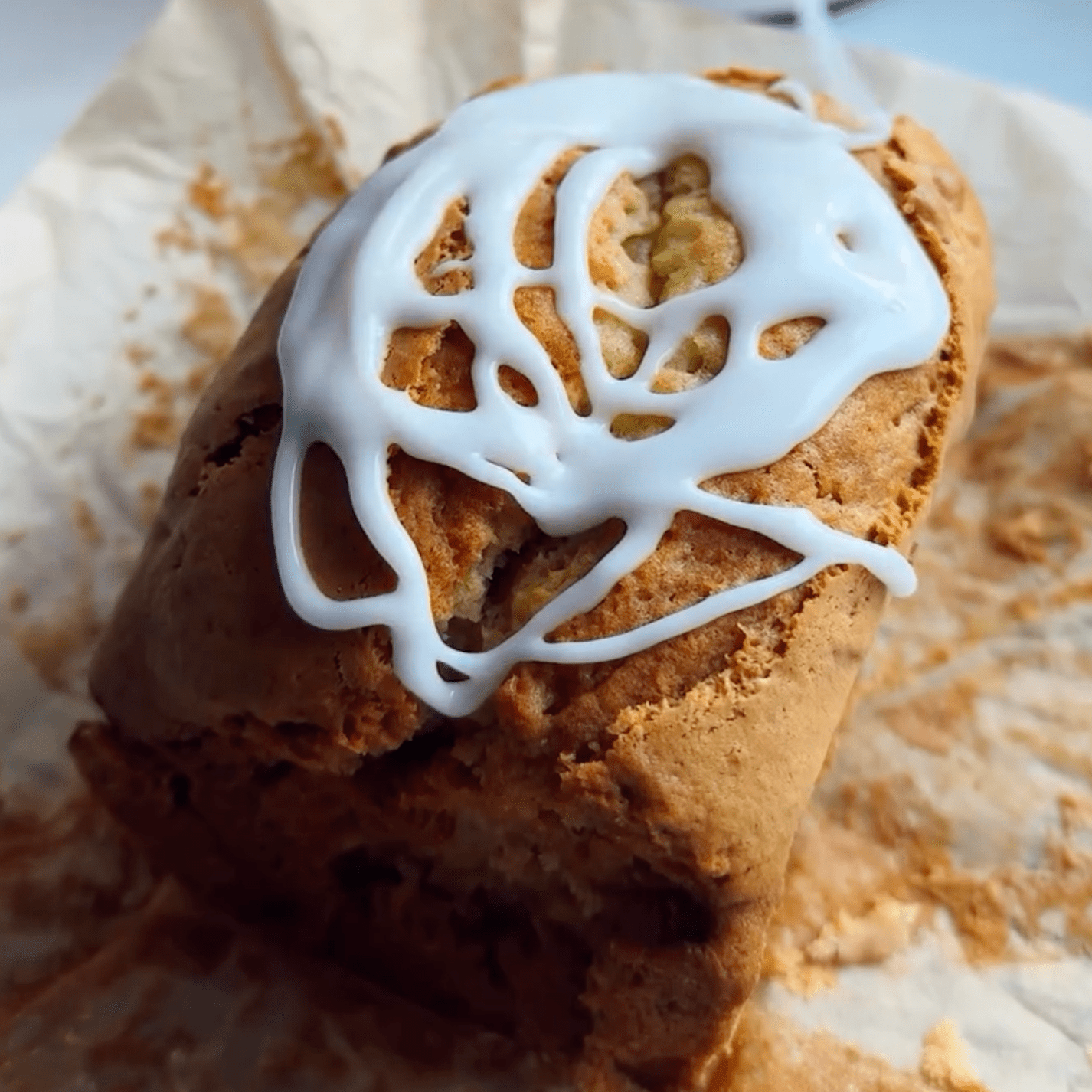 Vegan Lemon Drizzle Cake by @grantbatty - MioMat